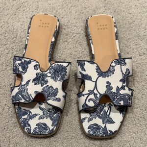 A New Day Women's Navy and White Floral Sandals Size 8.5